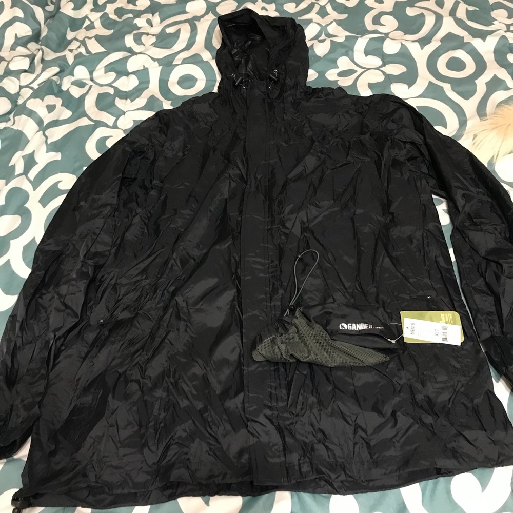 Impermeable rain jacket